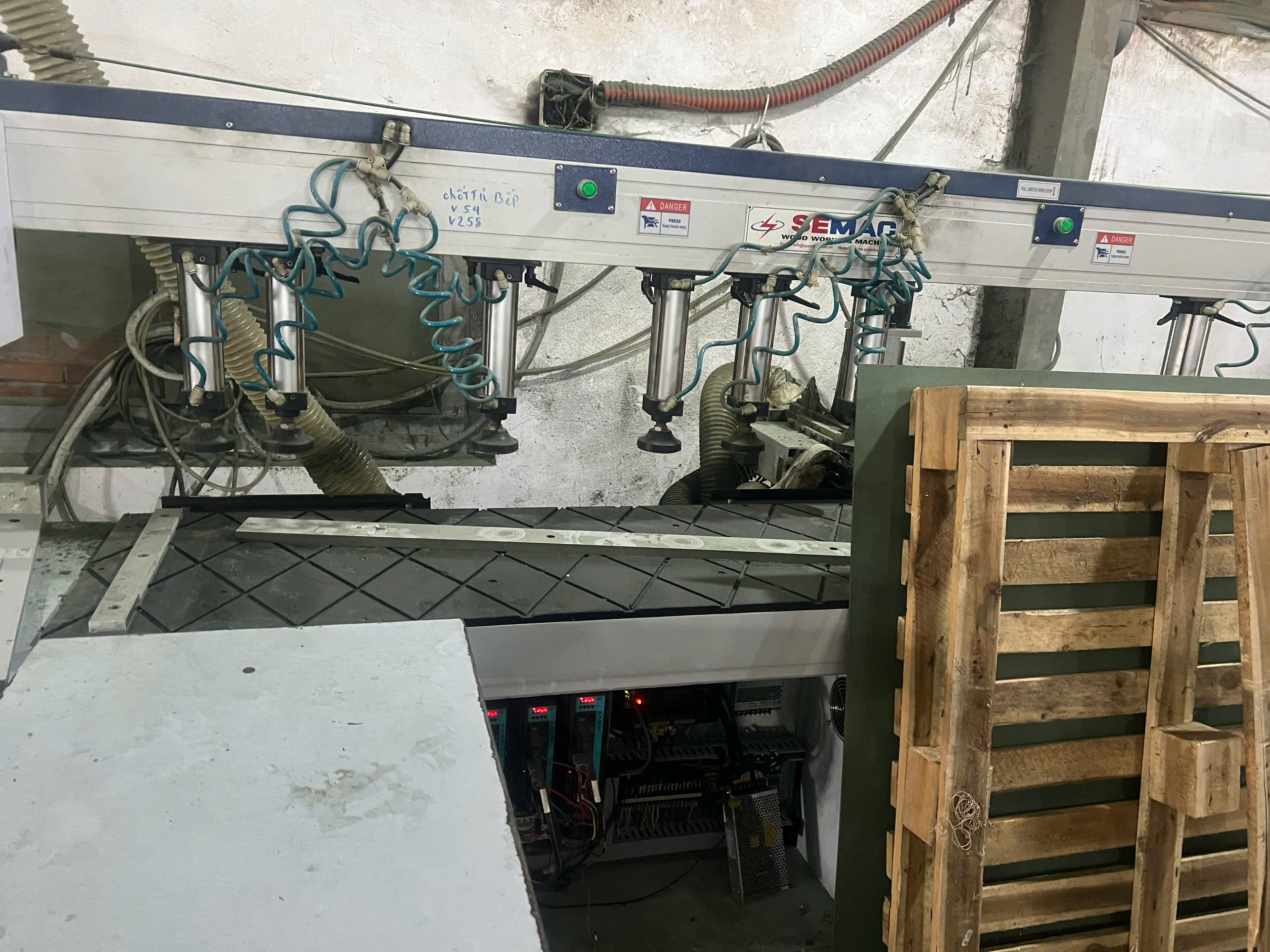 Multi-spindle drilling machine.jpg